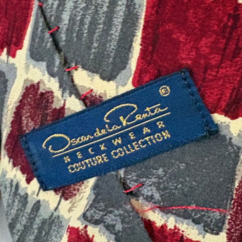 Oscar de la Renta Couture Collection Mens Silk Tie Red Blue Abstract Geometric